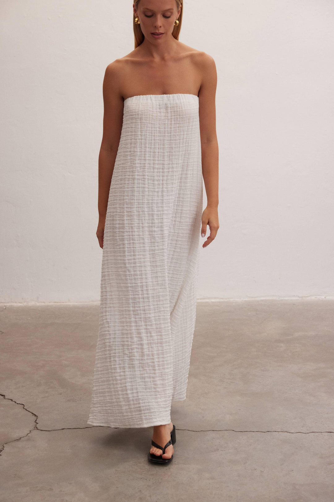 Zephyr | Textured Strapless Dress