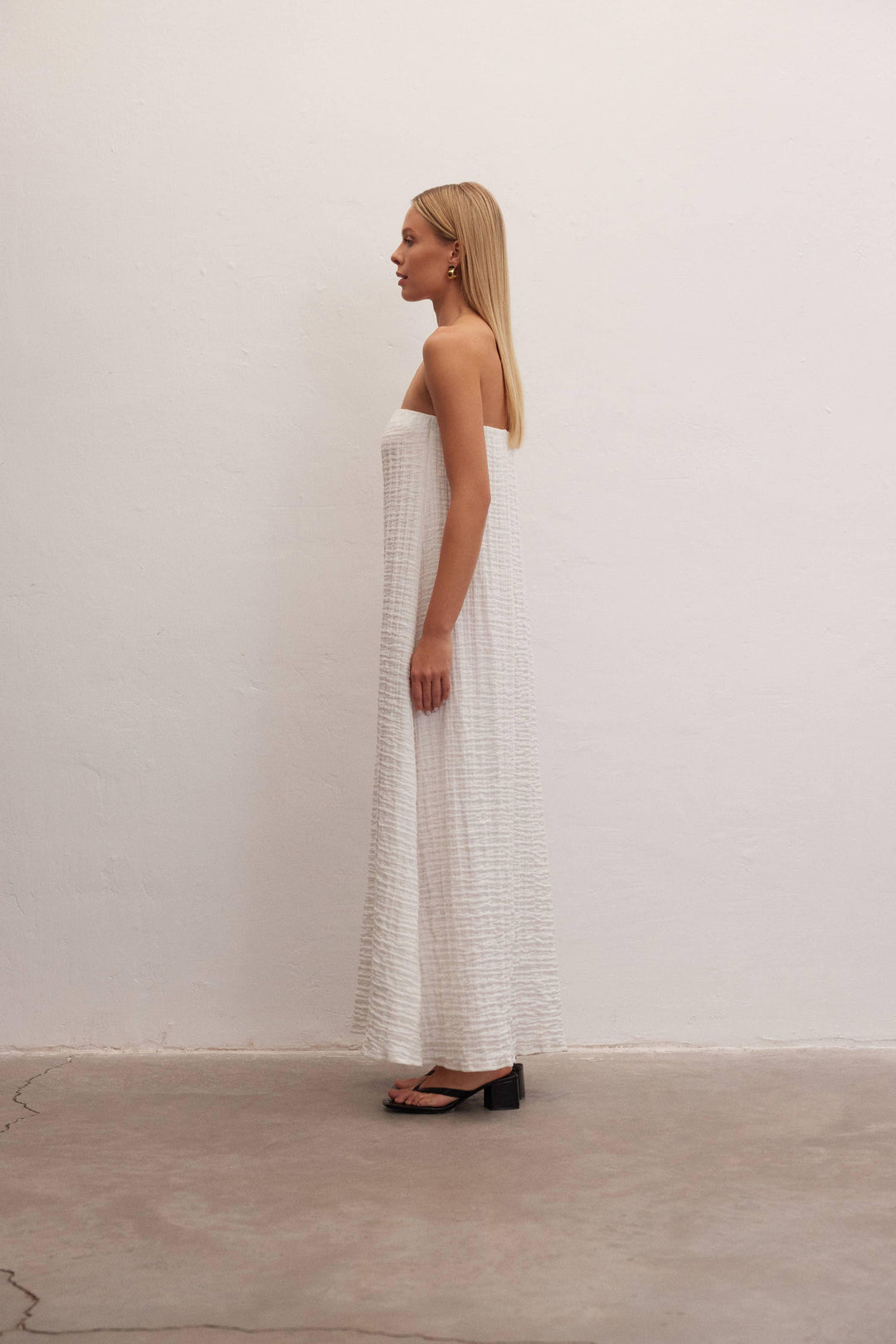 Zephyr | Textured Strapless Dress